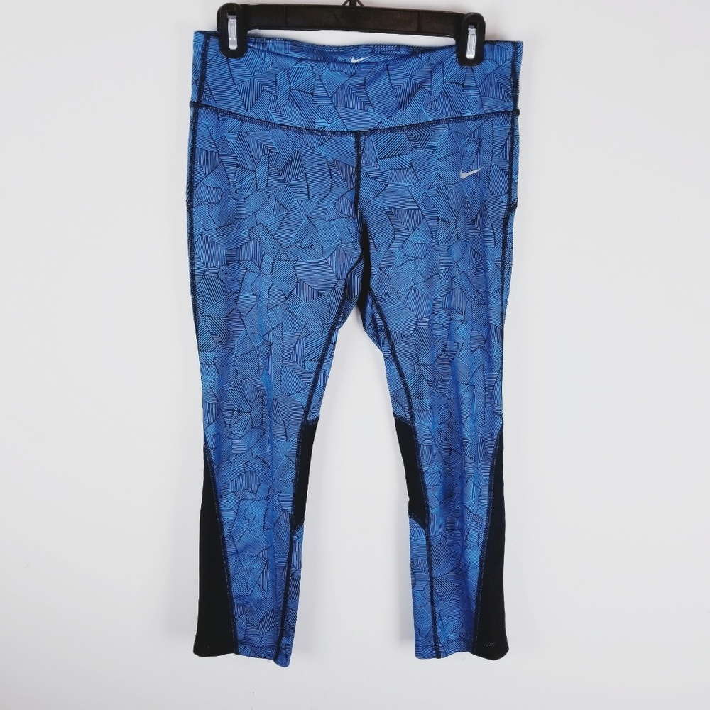 Nike dri-fit athleisure athletic capris pants med